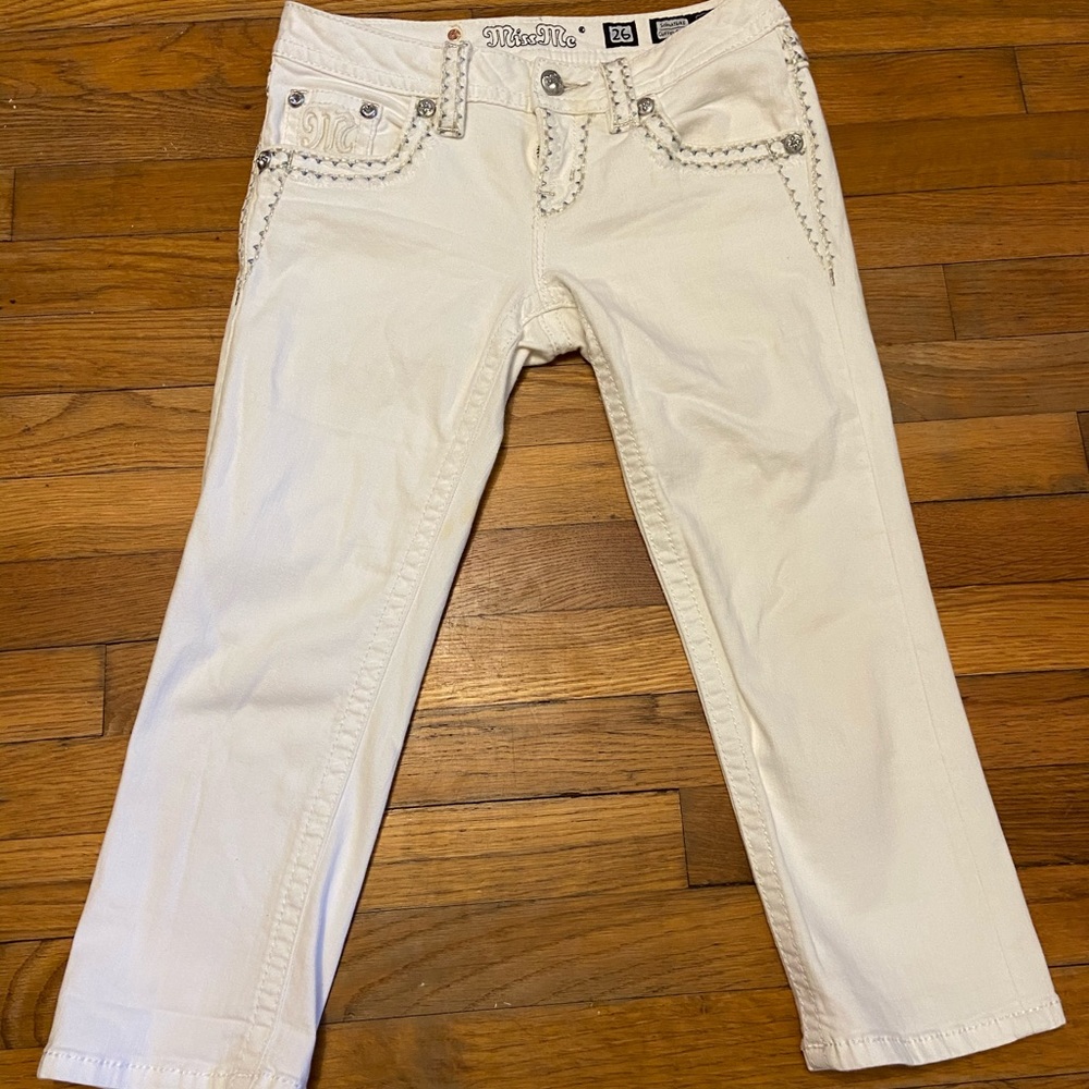 Miss Me signature cuffed white Capri